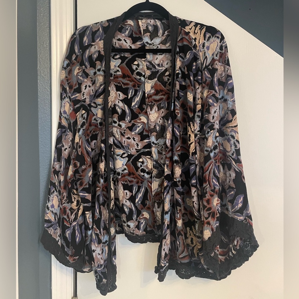 Free people floral duster kimono with lace trim S